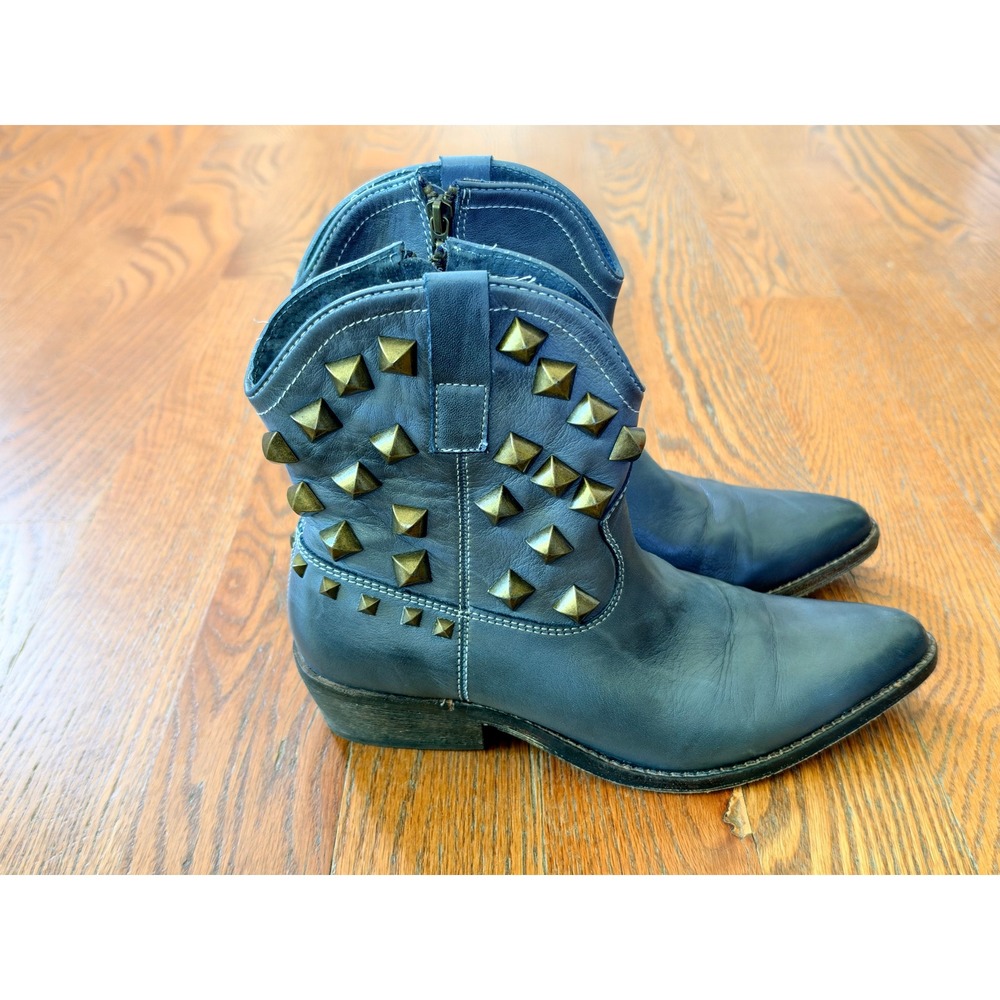 ZiGiny She's Tuff Cookie Blue Leather Studded Western Ankle Boots Women's 8 M